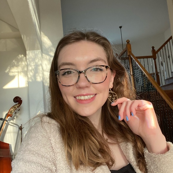 Meet your Posher, Sarah - Picture 1 of 1